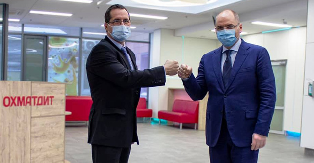 Максим Степанов офіційно представив нового Генерального директора лікарні Володимира Жовніра колективу